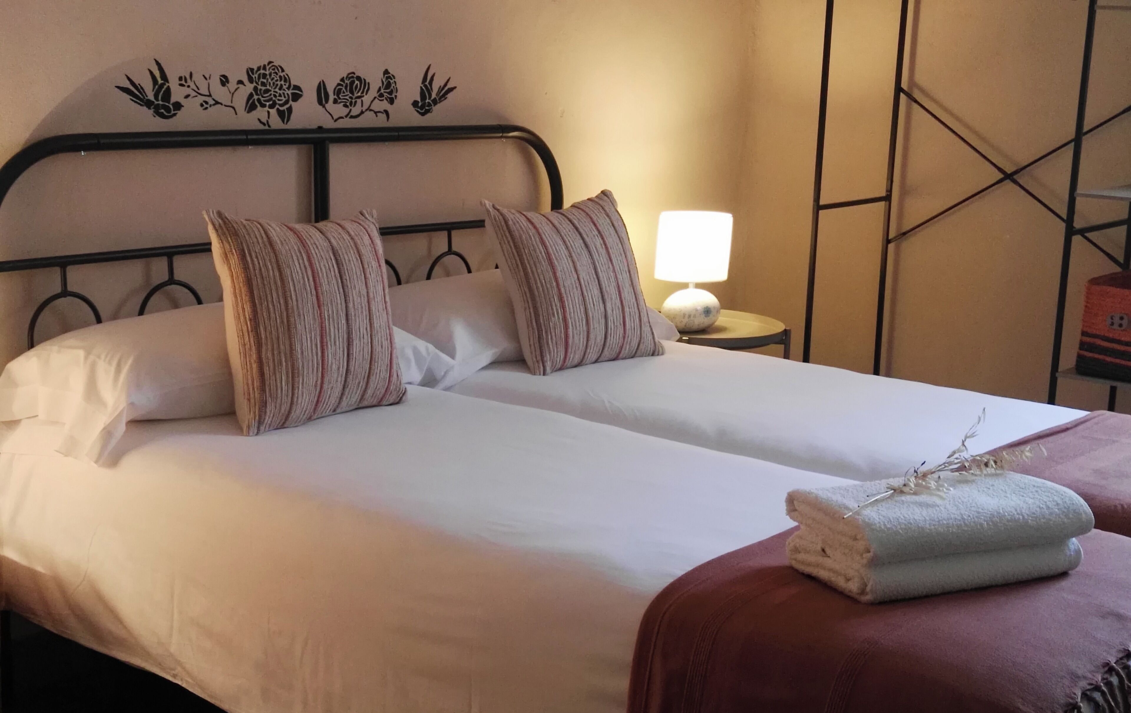 3 soverom, strykejern/-brett, reiseseng for barn og wi-fi (inkludert)