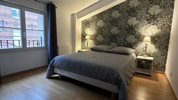 2 chambres, fer et planche à repasser, Wi-Fi gratuit, draps fournis
