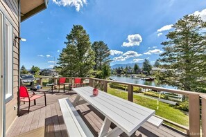 Outdoor dining - 1759 Venice Drive 5 Bedroom Home by RedAwning (South Lake Tahoe)