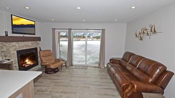 Condo, 3 Bedrooms | Interior