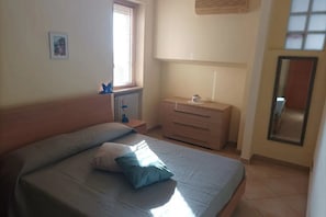 1 bedroom, WiFi, bed sheets - "Sunflower 2" near the Sassi of Matera (Matera)
