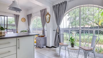 Apartment, 1 Bedroom, Smoking, Garden View | Private kitchen