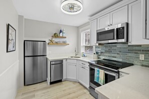 Fridge, microwave, oven, stovetop - Historic home with modern amenities in the heart of town, walk everywhere! (Marblehead)