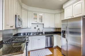 Apartment (2 Bedrooms) | Interior - Coastal Santa Barbara Townhome, Walk to Beach! (Santa Barbara)