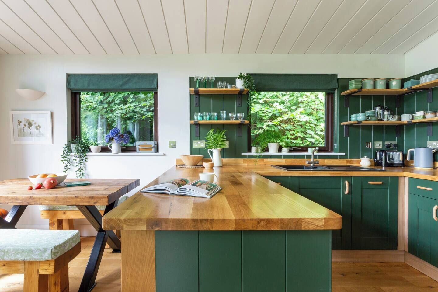 Réfrigérateur, four, plaque de cuisson, lave-vaisselle