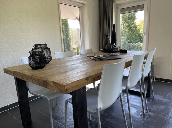 Dining - Prachtige Vrijstaand Prive Woning (Opperdoes)