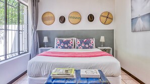 Unclassified image, 4 of 28, button - The Cottage-1 Bed-pool-bbq-fibre-solar-samrand (Centurion)