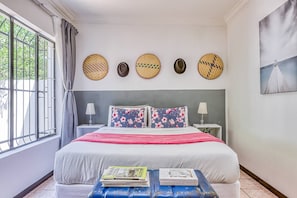 1 bedroom - The Cottage-1 Bed-pool-bbq-fibre-solar-samrand (Centurion)