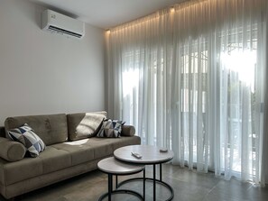 Comfort House | Living area | Smart TV - MaDi's Home (Parga)