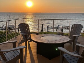 تناول الطعام بالخ�ارج