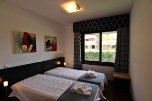 3 chambres, fer et planche à repasser, Wi-Fi gratuit, draps fournis