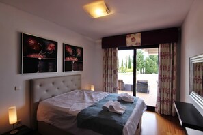 3 bedrooms, iron/ironing board, free WiFi, bed sheets - Monte Laguna - Luxury Condominium (Vilamoura)