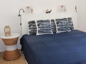 Iron/ironing board, travel cot, free WiFi, bed sheets