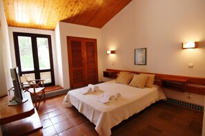 3 habitaciones, tabla de planchar con plancha y wifi gratis