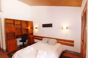 3 habitaciones, tabla de planchar con plancha y wifi gratis 
