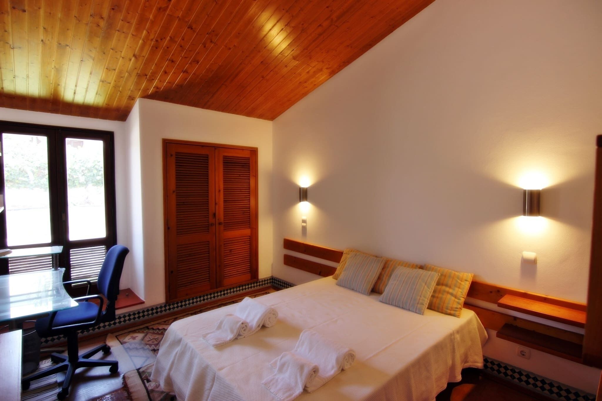 3 chambres, fer et planche à repasser, Wi-Fi gratuit, draps fournis
