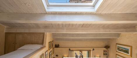 3 chambres, fer et planche à repasser, Wi-Fi, draps fournis