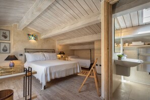 3 chambres, fer et planche à repasser, Wi-Fi, draps fournis