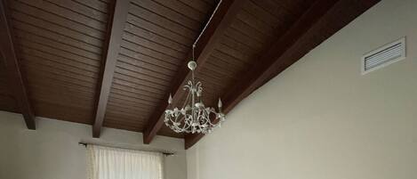 5 多间卧室、熨斗/熨衣板、WiFi、床单