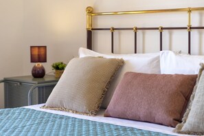 3 chambres, fer et planche à repasser, Wi-Fi, draps fournis