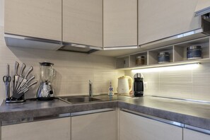 Fridge, microwave, oven, stovetop