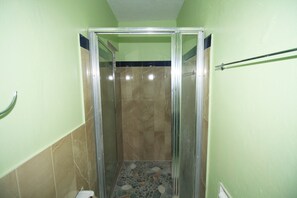 Interior - King Bd with Kitchen, AC, Hot Water, Stove & Large Standing Fridge (Montego Bay)