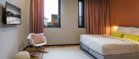 Estudio Deluxe | Caja fuerte, escritorio, espacio para trabajar con un portátil