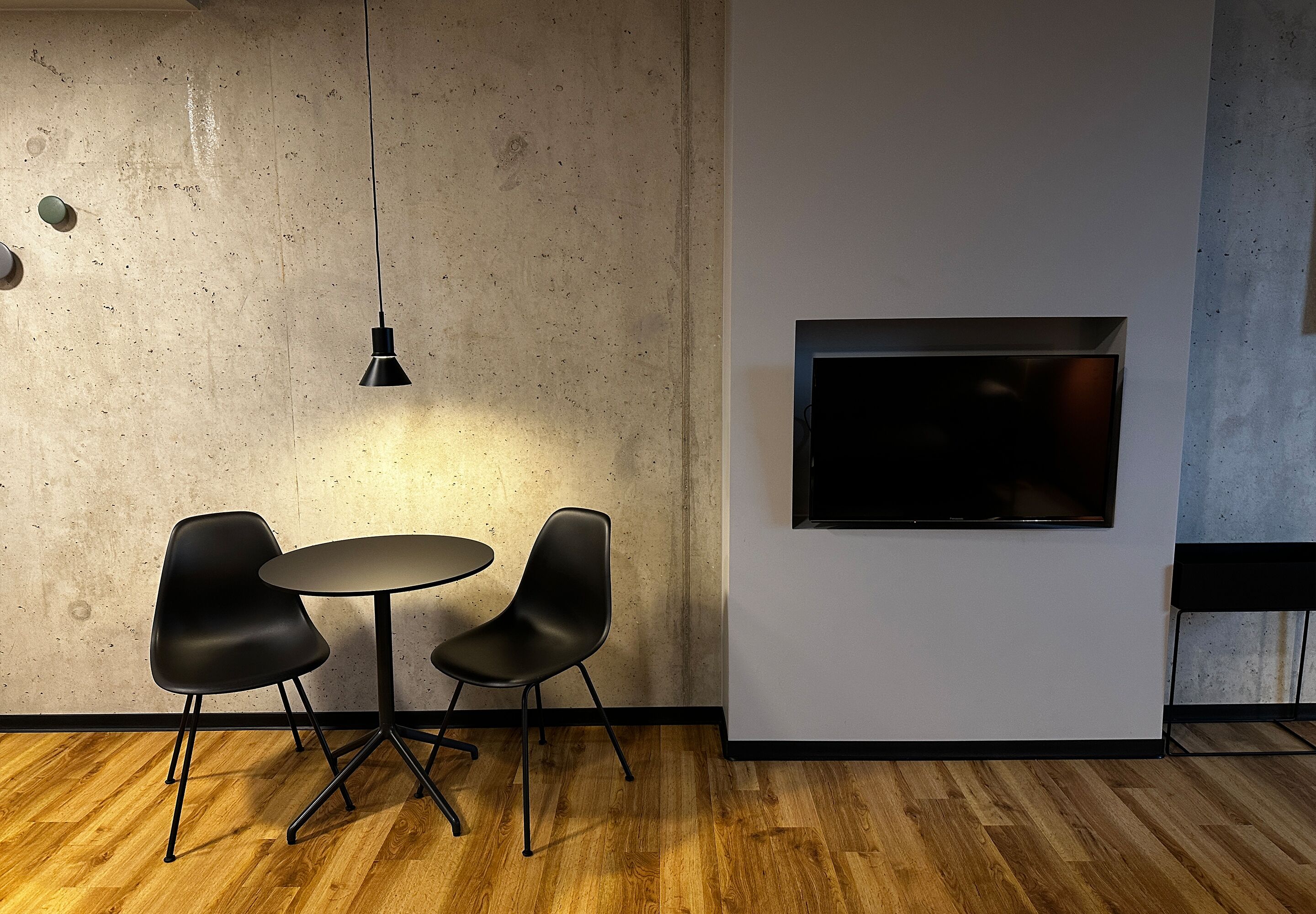 In-room safe, desk, laptop workspace, soundproofing