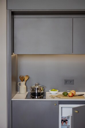 Microwave, stovetop, dishwasher, electric kettle - ipartment Leverkusen @HOME by Best Western (Leverkusen)