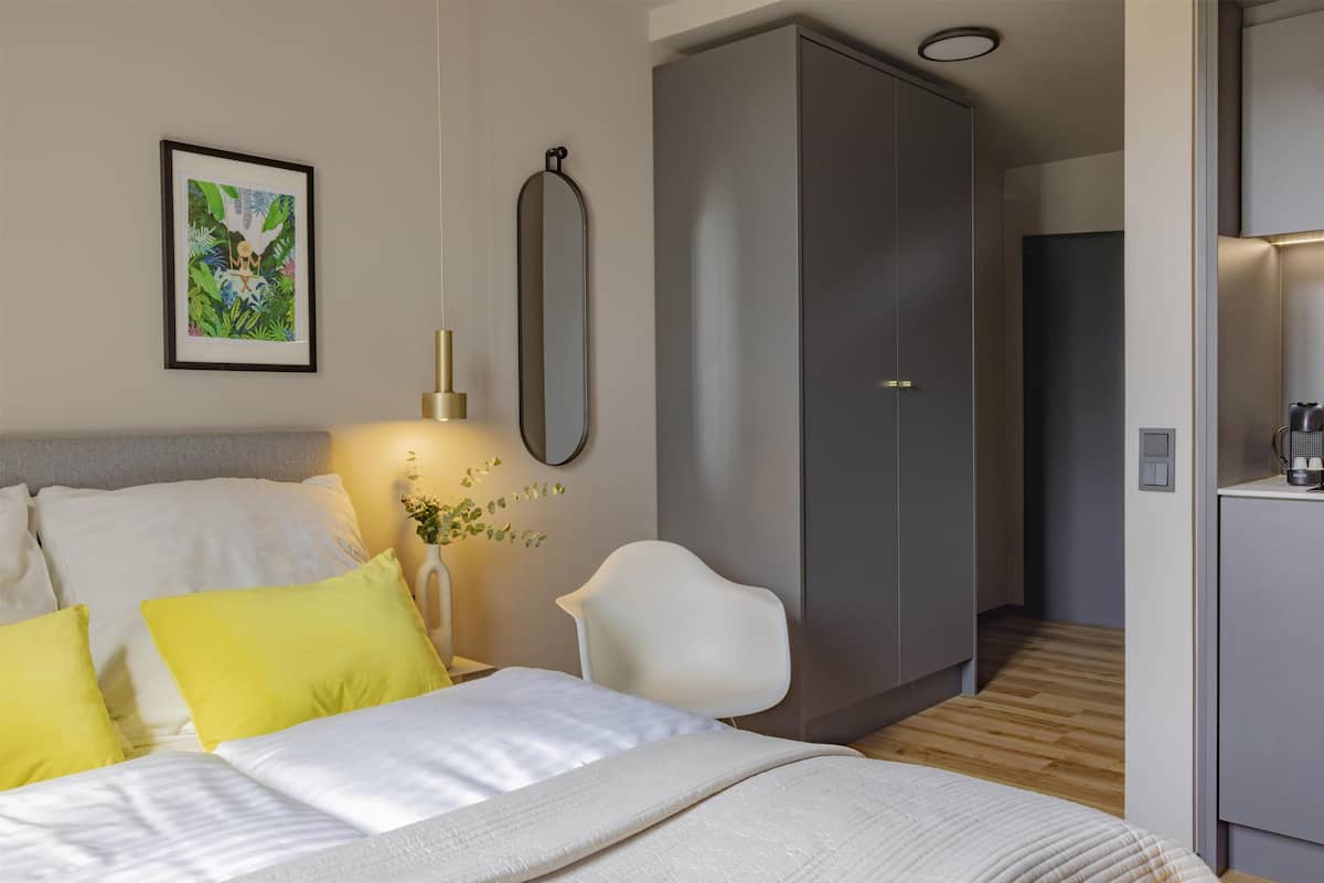 Standard-Apartment, 1 Queen-Bett, Küche (Full Kitchen) | Allergikerbettwaren, Zimmersafe, Schreibtisch
