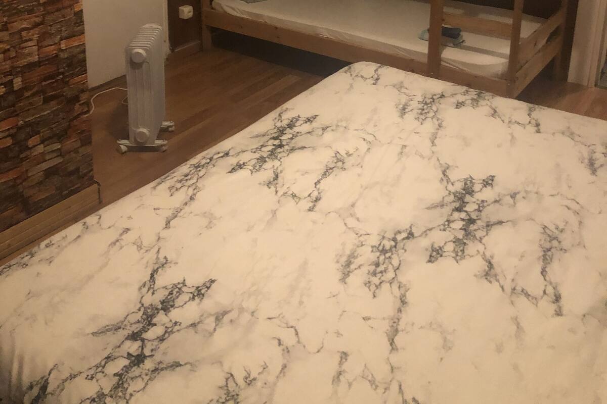 Room | WiFi (free)