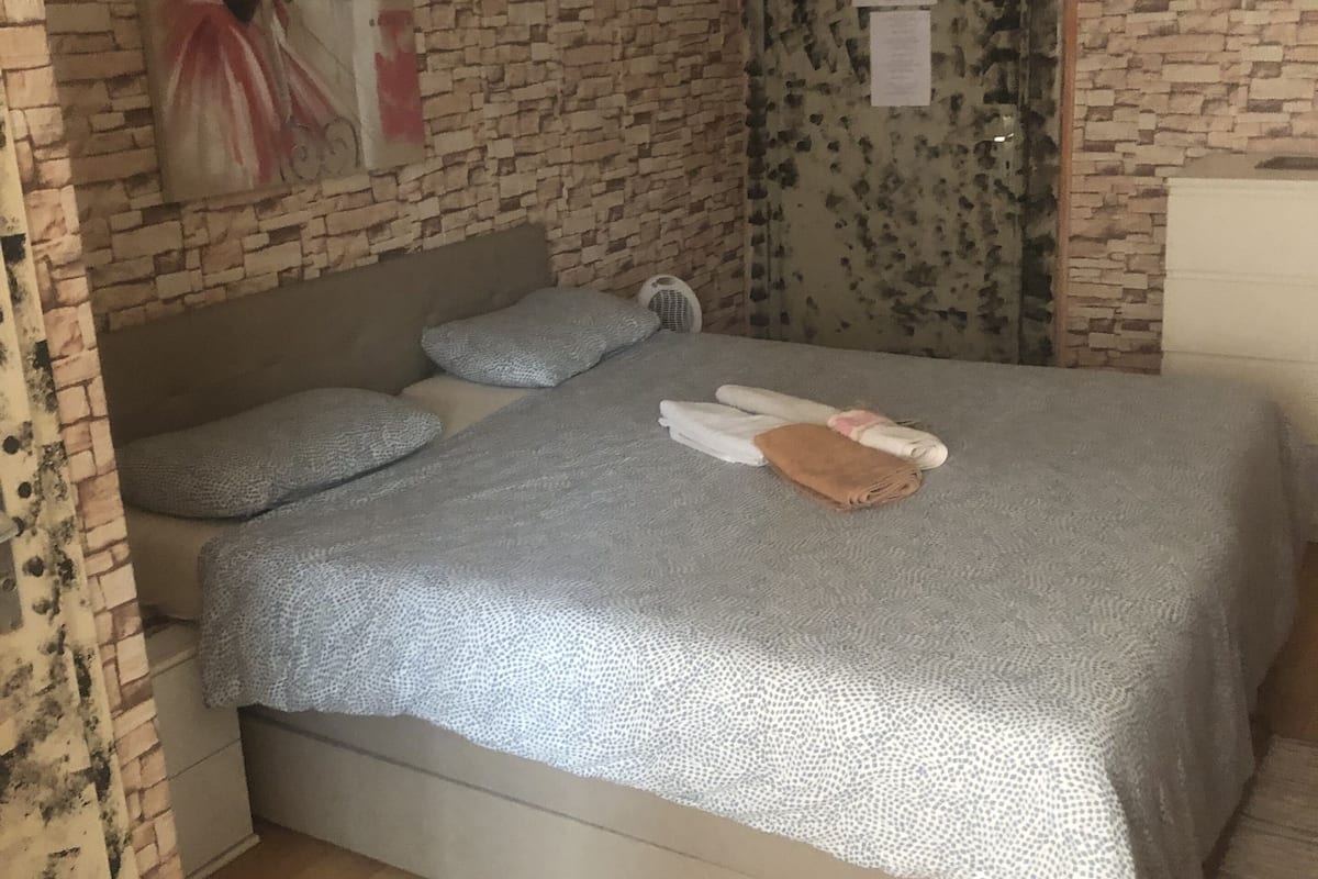 Basic Double Room | WiFi (free)