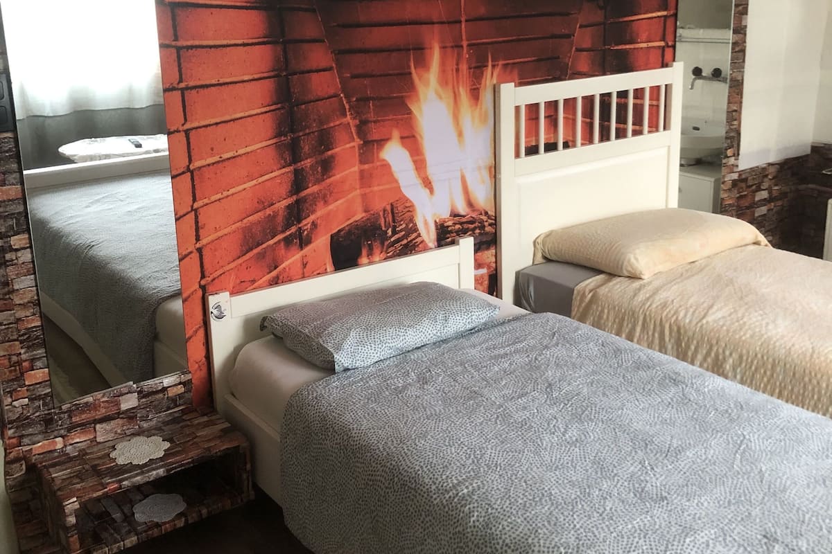 Basic Twin Room | WiFi (free)