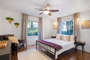 4 bedrooms, desk, iron/ironing board, travel cot