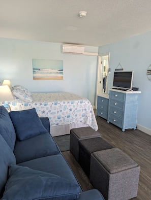 1 bedroom, free WiFi, bed sheets - The Ocean Vibe! (Daytona Beach)