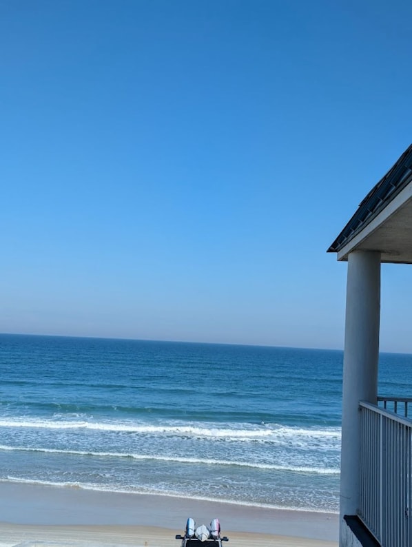 On the beach, sun-loungers, beach towels - The Ocean Vibe! (Daytona Beach)