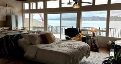 Entire Lake Front home on Beautiful Clearlake with Private Dock! See Pics!