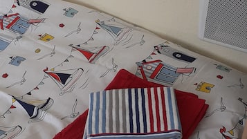 Chalet | 2 bedrooms, bed sheets