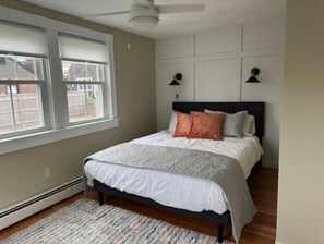 4 bedrooms, desk, iron/ironing board, free WiFi