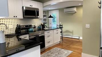 KylskÄp, mikrovÄgsugn, ugn och spishÀll