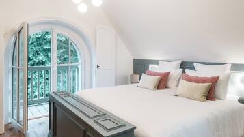 Deluxe Room, 1 King Bed