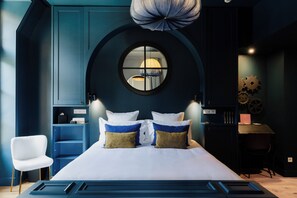 Deluxe Room, 1 King Bed | Premium bedding, free minibar, in-room safe, desk - Maison Douce Epoque - Deauville (Benerville-sur-Mer)
