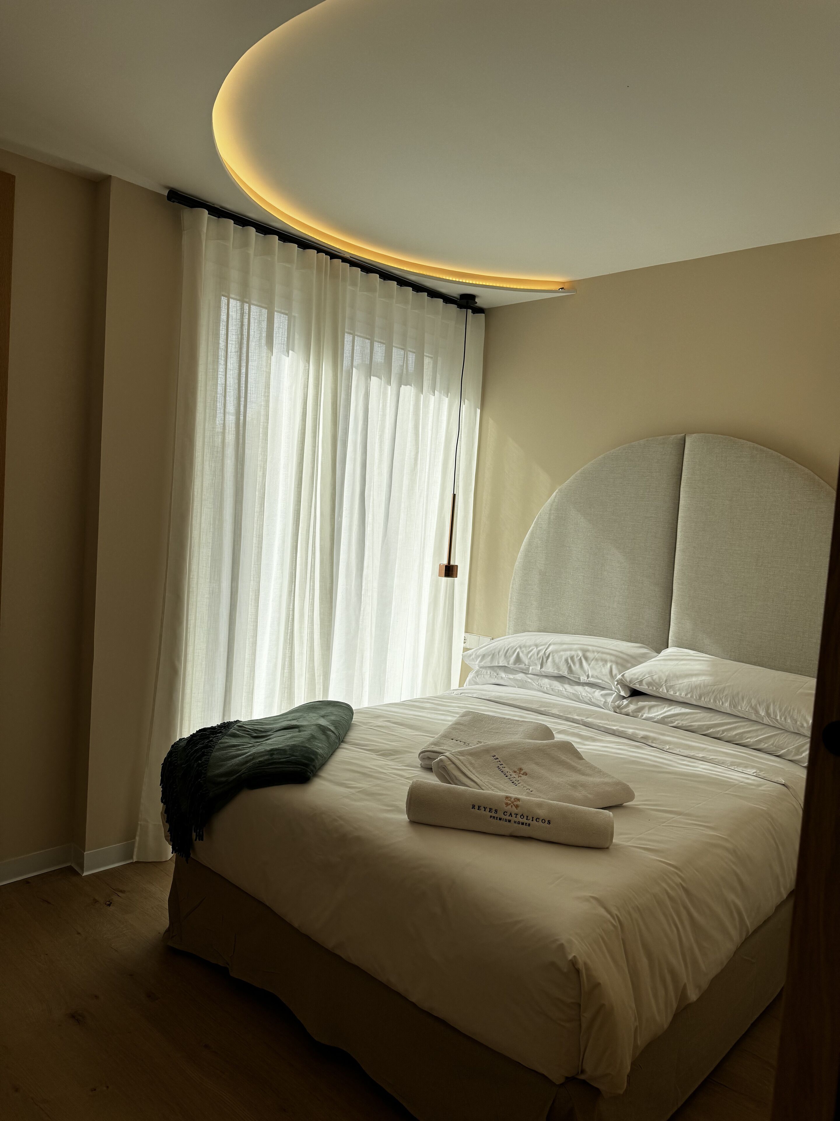 1 slaapkamer, een strijkplank/strijkijzer, reisbedje, gratis wifi