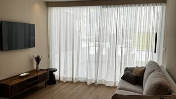 Smart-TV, Tischtennisplatte