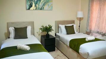 House | 3 bedrooms, iron/ironing board, free WiFi, bed sheets