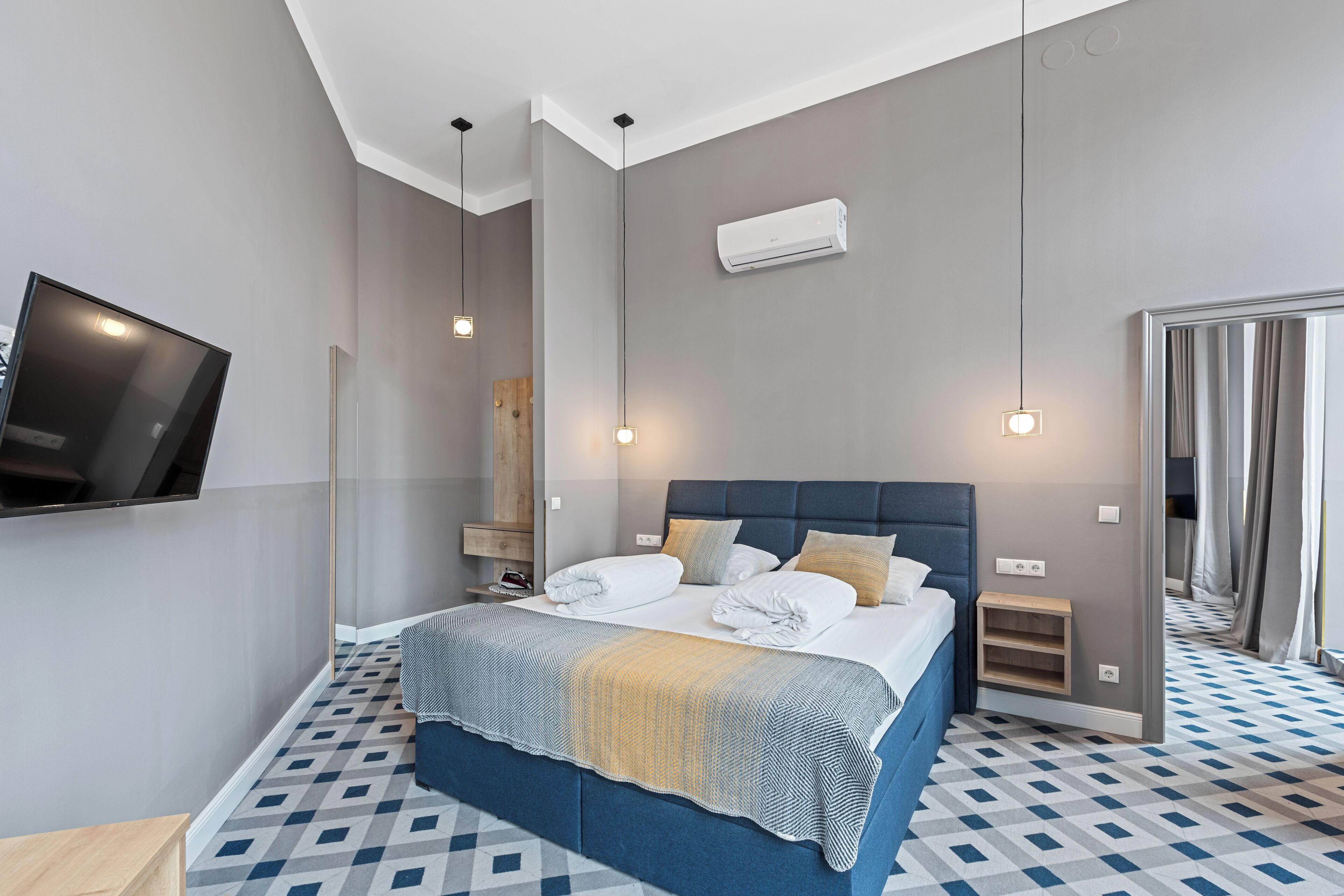 Panoramic Condo, 2 Bedrooms, Balcony | Hypo-allergenic bedding, blackout drapes, soundproofing