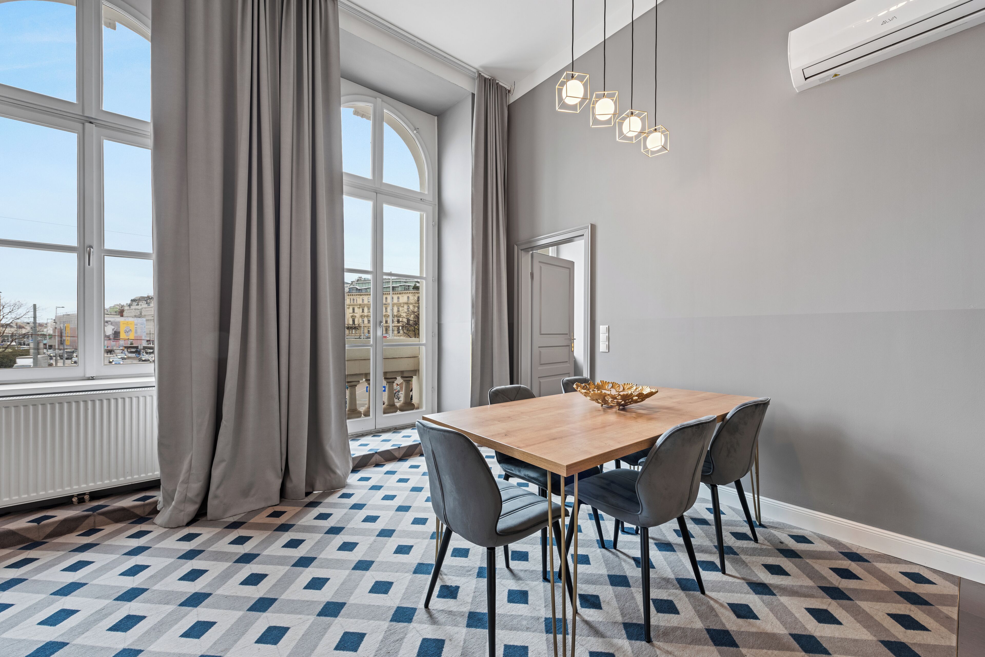 Panoramic Condo, 2 Bedrooms, Balcony | In-room dining