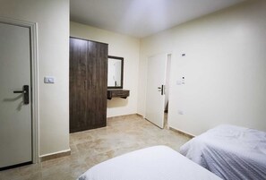 1 dormitorio, tabla de planchar con plancha, wifi gratis y ropa de cama