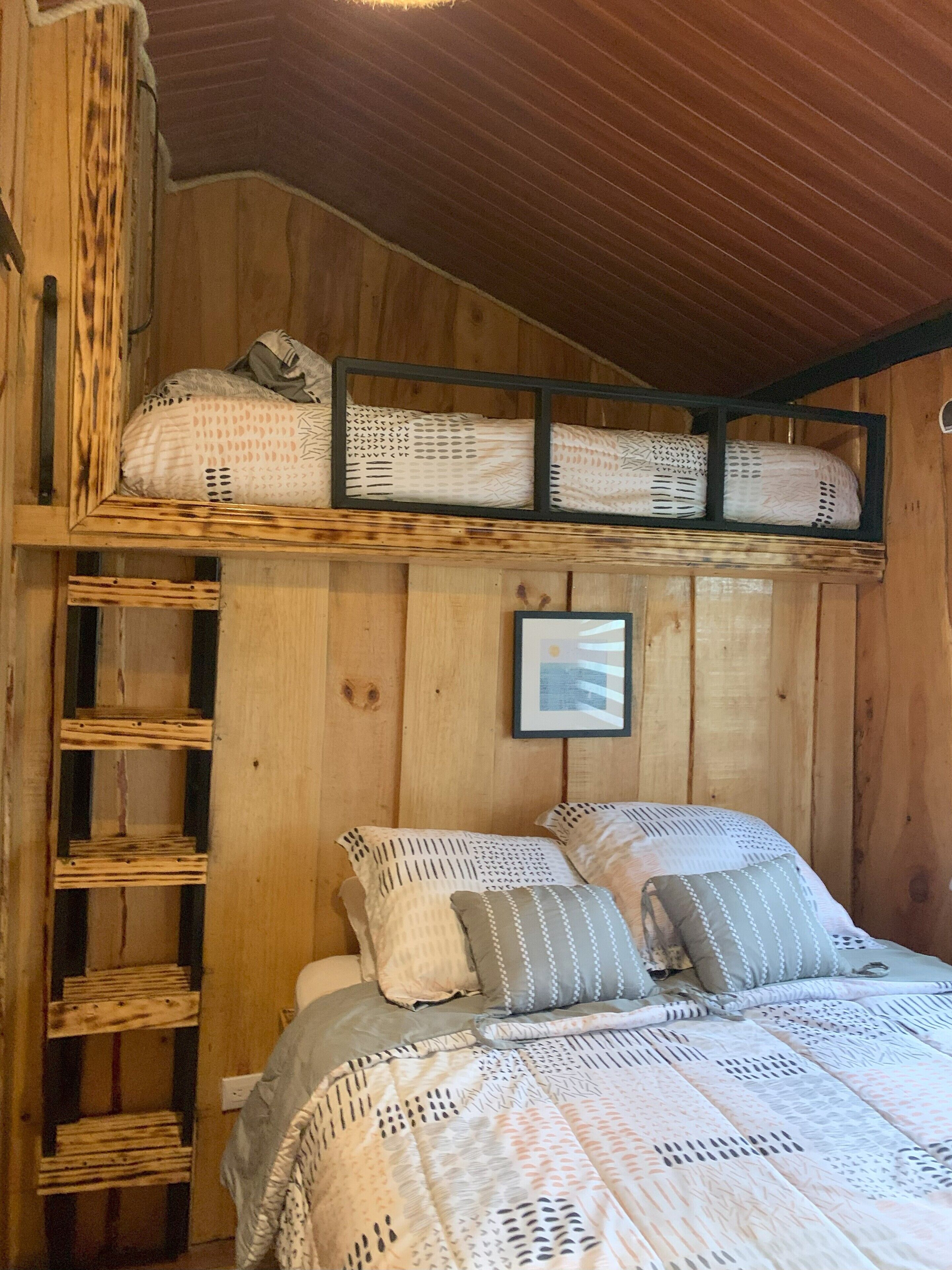 2 habitaciones, tabla de planchar con plancha y wifi gratis 