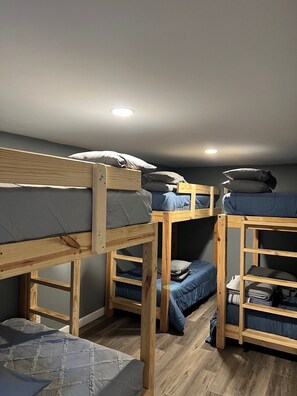 2 chambres, Wi-Fi gratuit, draps fournis